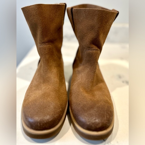 NWOT UGG Josefene Suede Boots Women’s Size 6 Color Chestnut - Picture 3 of 16